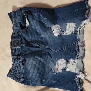 EN Jean company skirt size large equal to a 10/12. Worn once.